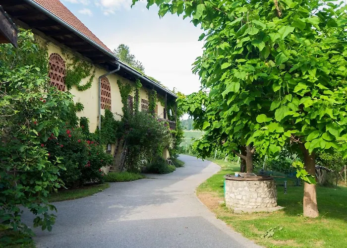 Turisticna Kmetija Vrezner Daire